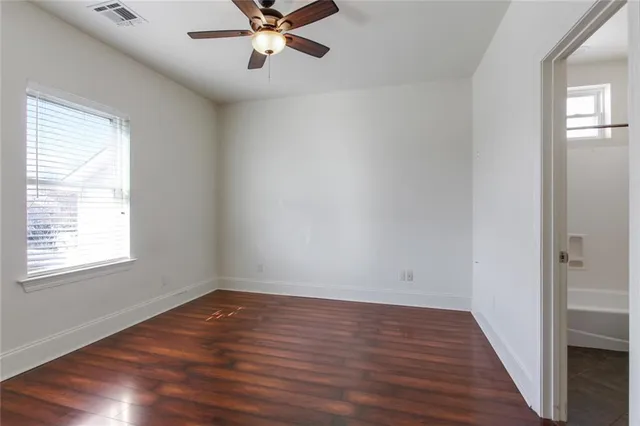 $1,975 | 501 Live Oak Street, Metairie, LA 70005