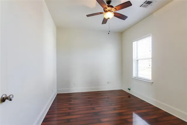 $1,975 | 501 Live Oak Street, Metairie, LA 70005