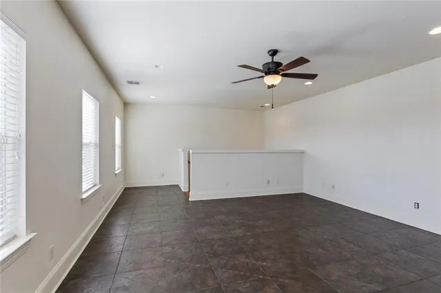 $1,975 | 501 Live Oak Street, Metairie, LA 70005