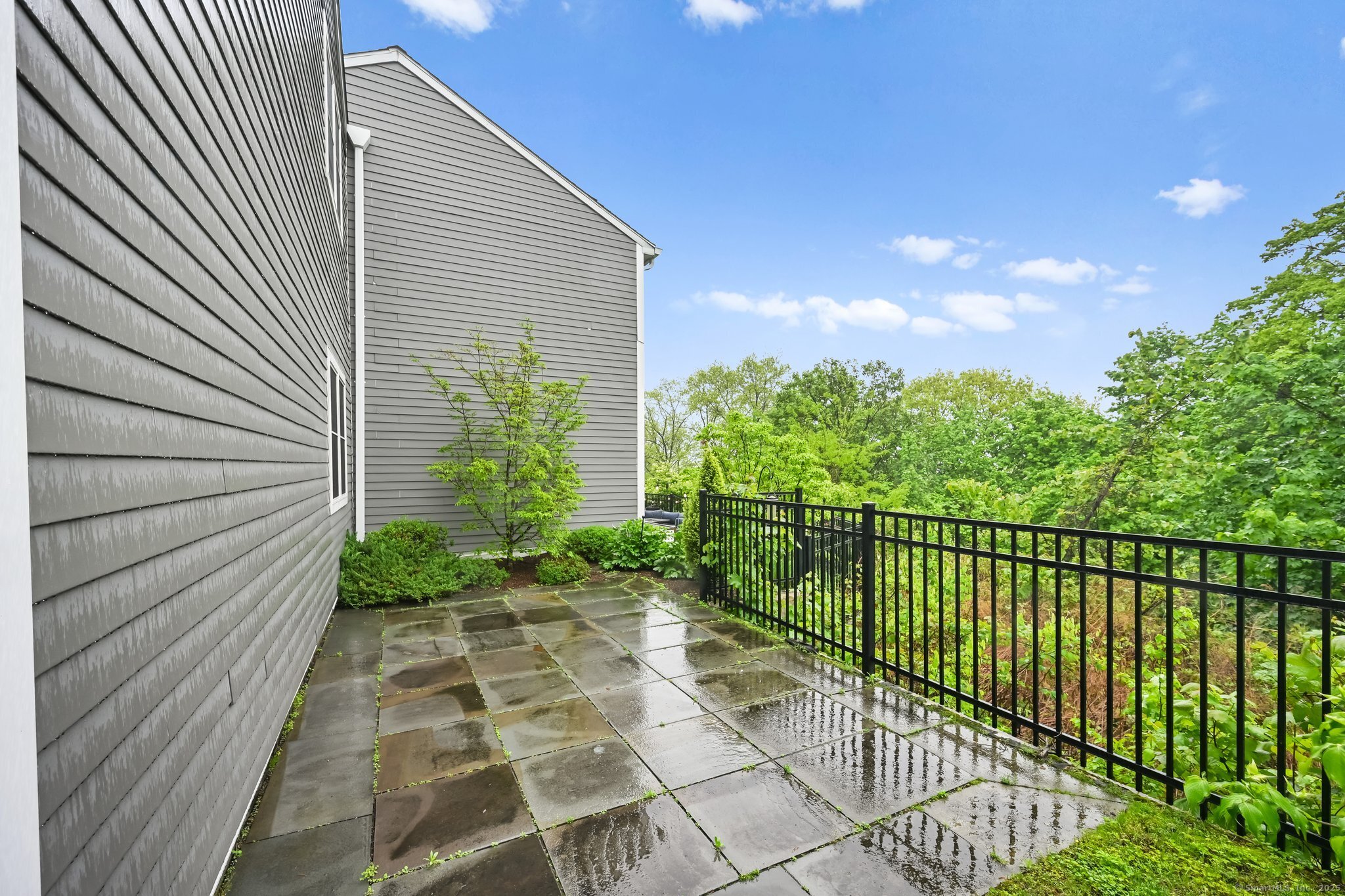 8 View Street, Unit 10 Greenwich, CT 06830 - Photo 22 of 29 a view of a pathway with a backyard