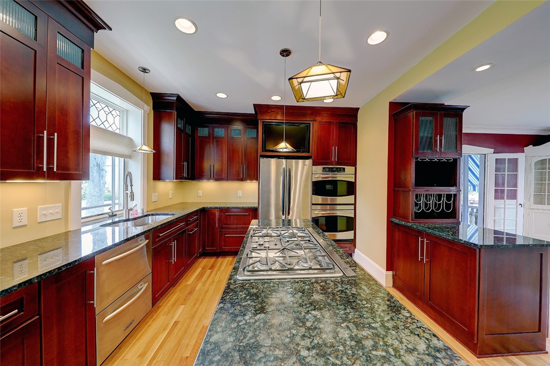 246 Oakley Road Woonsocket, RI 02895 - Photo 19 of 42 granite countertops