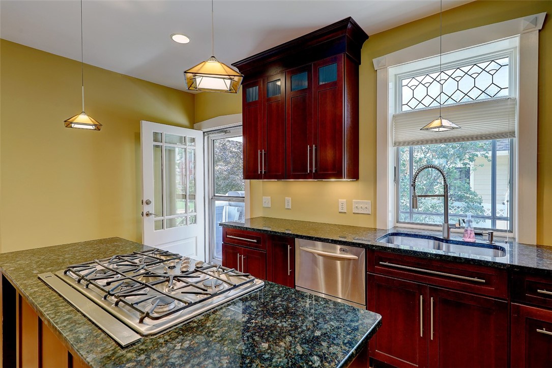 246 Oakley Road Woonsocket, RI 02895 - Photo 21 of 42