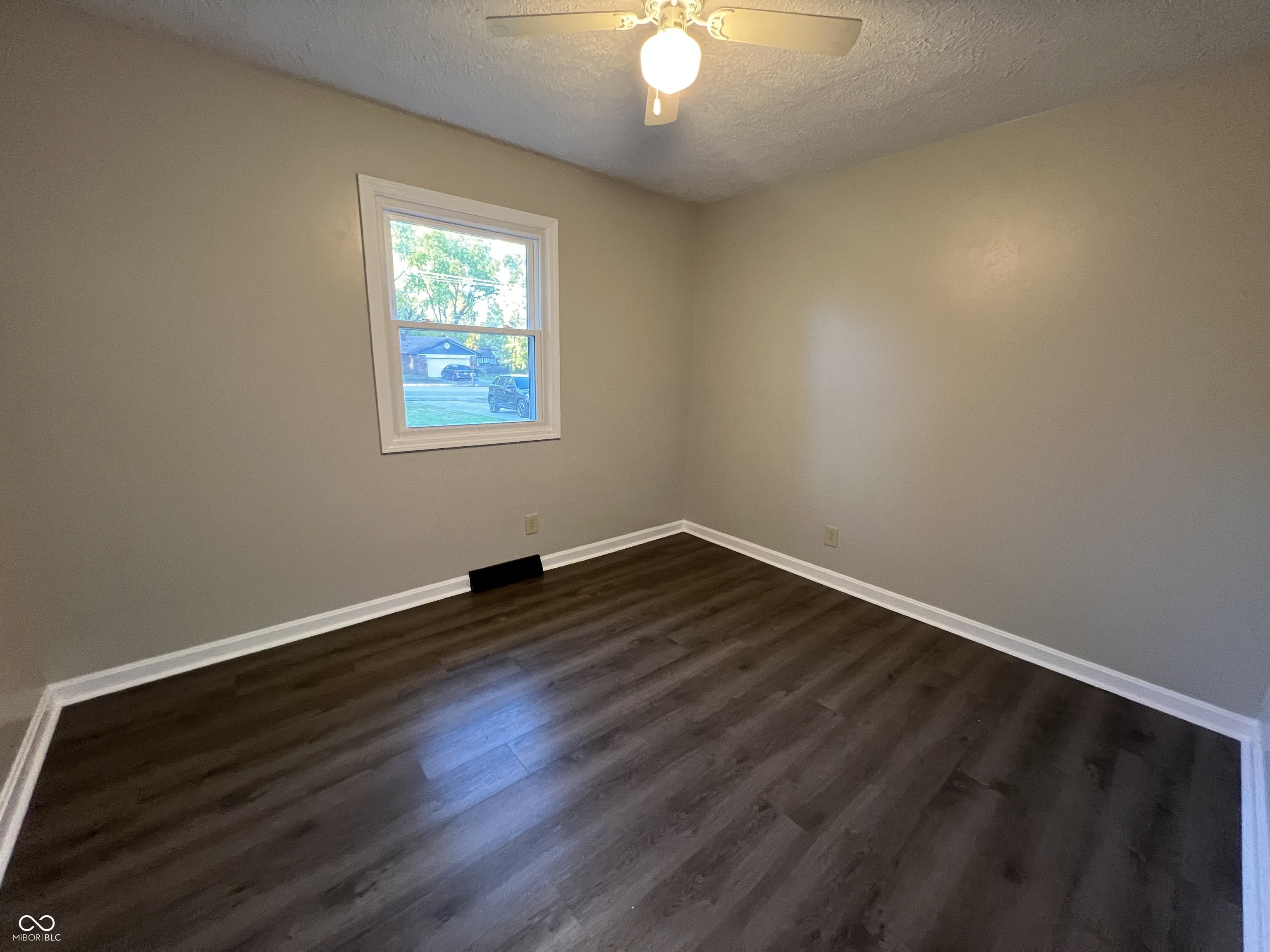 4343 Fairview Road Greenwood, IN 46142 - Photo 12 of 27