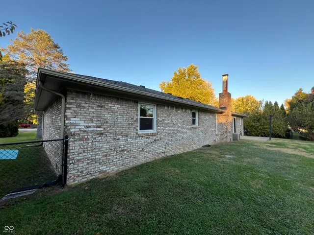 $1,800 | 4343 Fairview Road, Greenwood, IN 46142