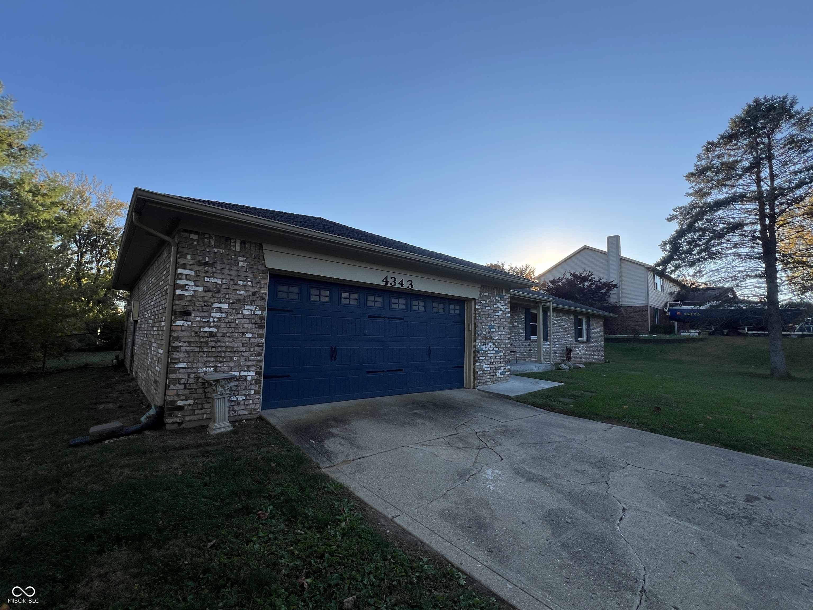 4343 Fairview Road Greenwood, IN 46142 - Photo 3 of 27