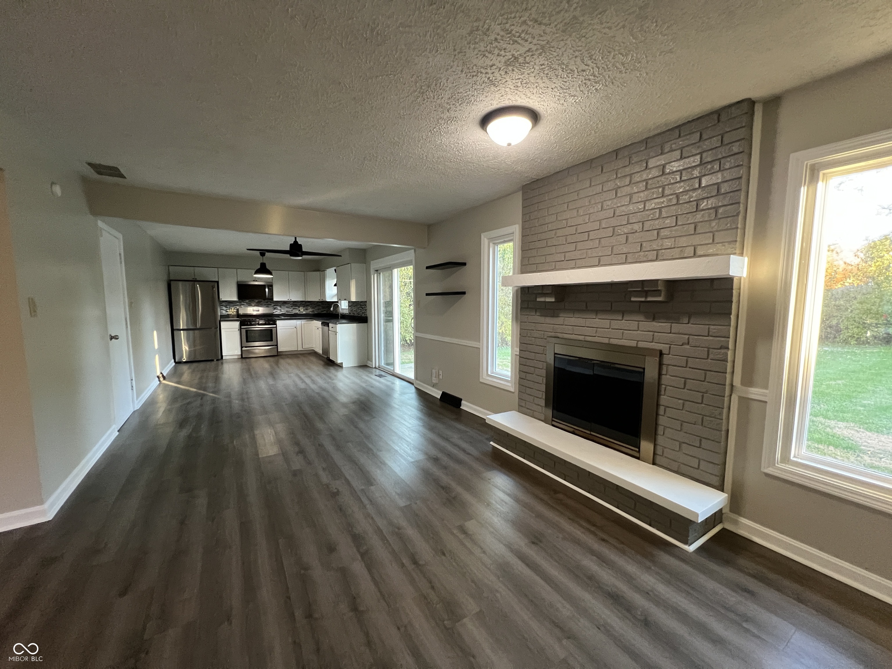 4343 Fairview Road Greenwood, IN 46142 - Photo 4 of 27