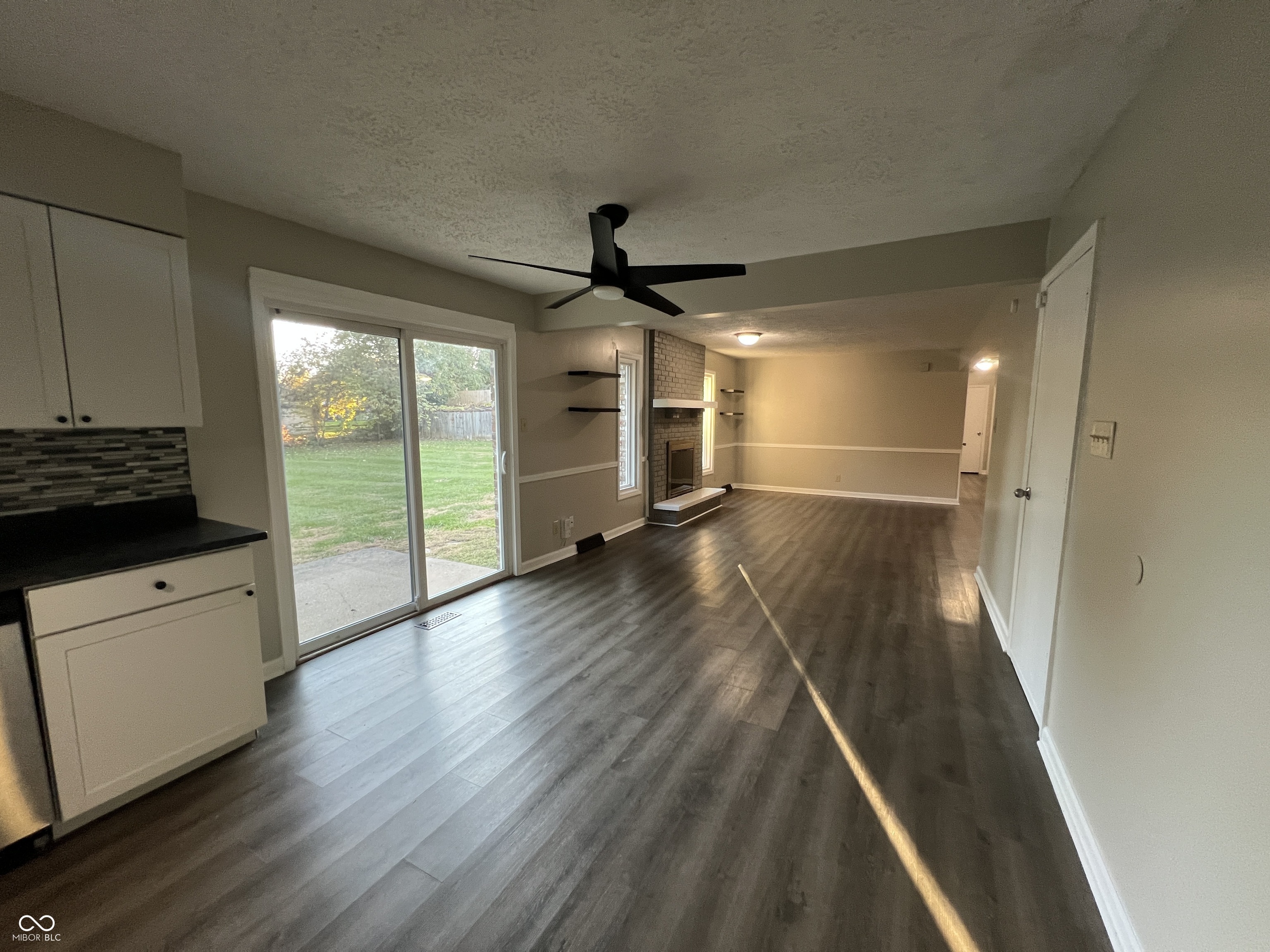 4343 Fairview Road Greenwood, IN 46142 - Photo 7 of 27