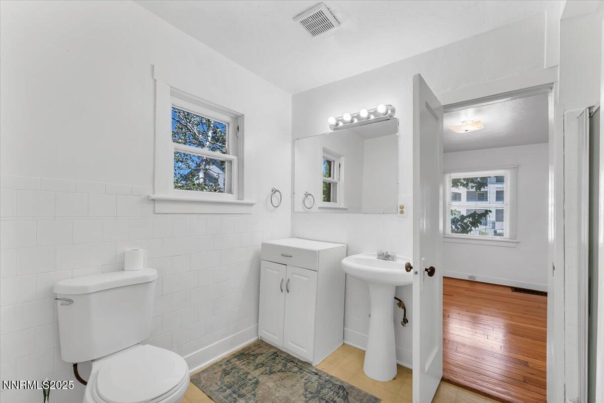 1145 Seminary Avenue Reno, NV 89503 - Photo 25 of 33 29-1145 Seminary Ave Reno NV 89503 (28 o