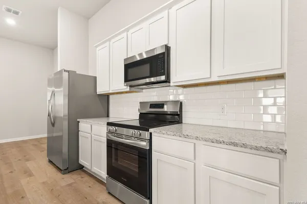$1,850 | 483 Nespral Drive, San Antonio, TX 78253