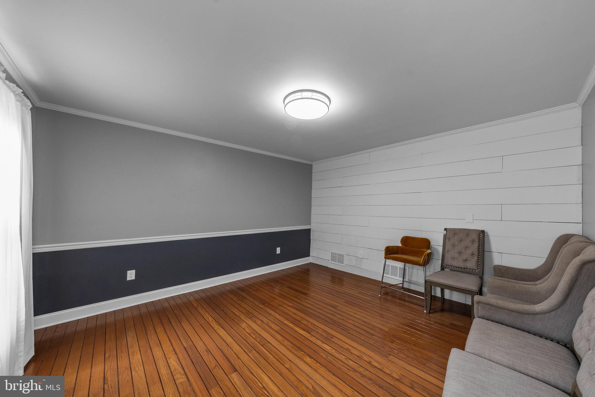 40 Doe Drive Hamilton, NJ 08620 - Photo 26 of 62 a room with furniture and wooden floor