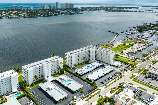 $679,000 | 301 Lake Shore Drive, Unit 411, Lake Park, FL 33403