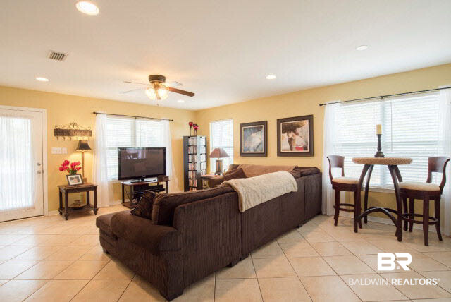 2300 East 4th Street Gulf Shores, AL 36542 - Photo 6 of 26 Living Room / Den