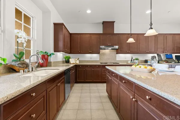 $2,300,000 | 5544 Papagallo Drive, Oceanside, CA 92057