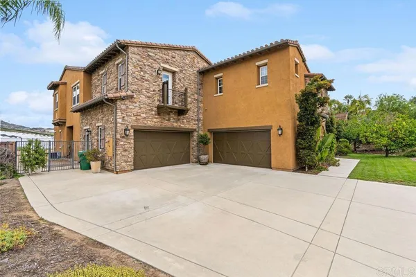 $2,300,000 | 5544 Papagallo Drive, Oceanside, CA 92057