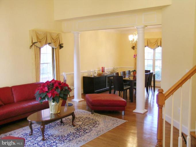 2004 Byrd Road Vienna, VA 22182 - Photo 4 of 23 Living Room/Dining Room