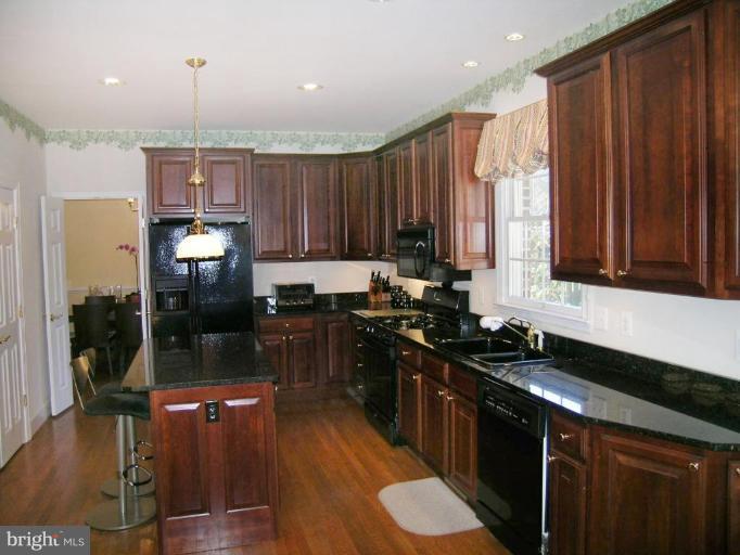 2004 Byrd Road Vienna, VA 22182 - Photo 6 of 23 Kitchen