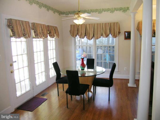 2004 Byrd Road Vienna, VA 22182 - Photo 7 of 23 Breakfast Area