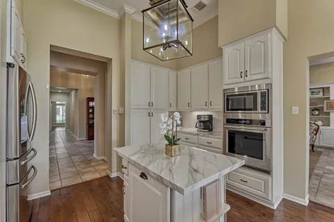 $925,000 | 46 North Copperknoll Circle, The Woodlands, TX 77381