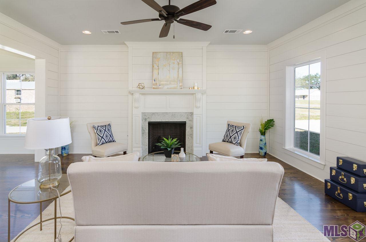 18067 Diaz Road Prairieville, LA 70769 - Photo 3 of 24 Gallery Image 3