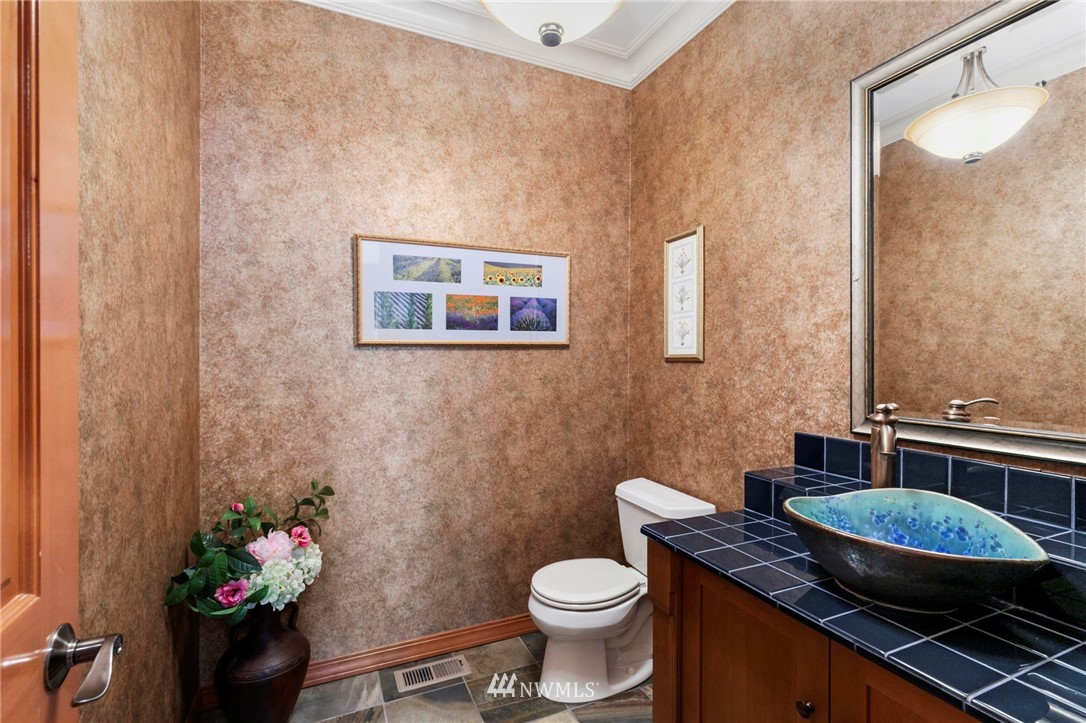 23260 Northeast Jefferson Point Road Kingston, WA 98346 - Photo 15 of 40 Gallery Image 15
