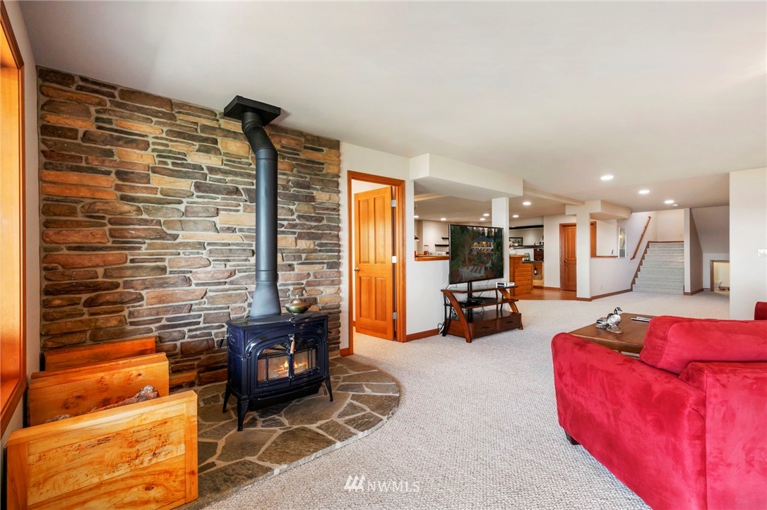 23260 Northeast Jefferson Point Road Kingston, WA 98346 - Photo 31 of 40 Gallery Image 31