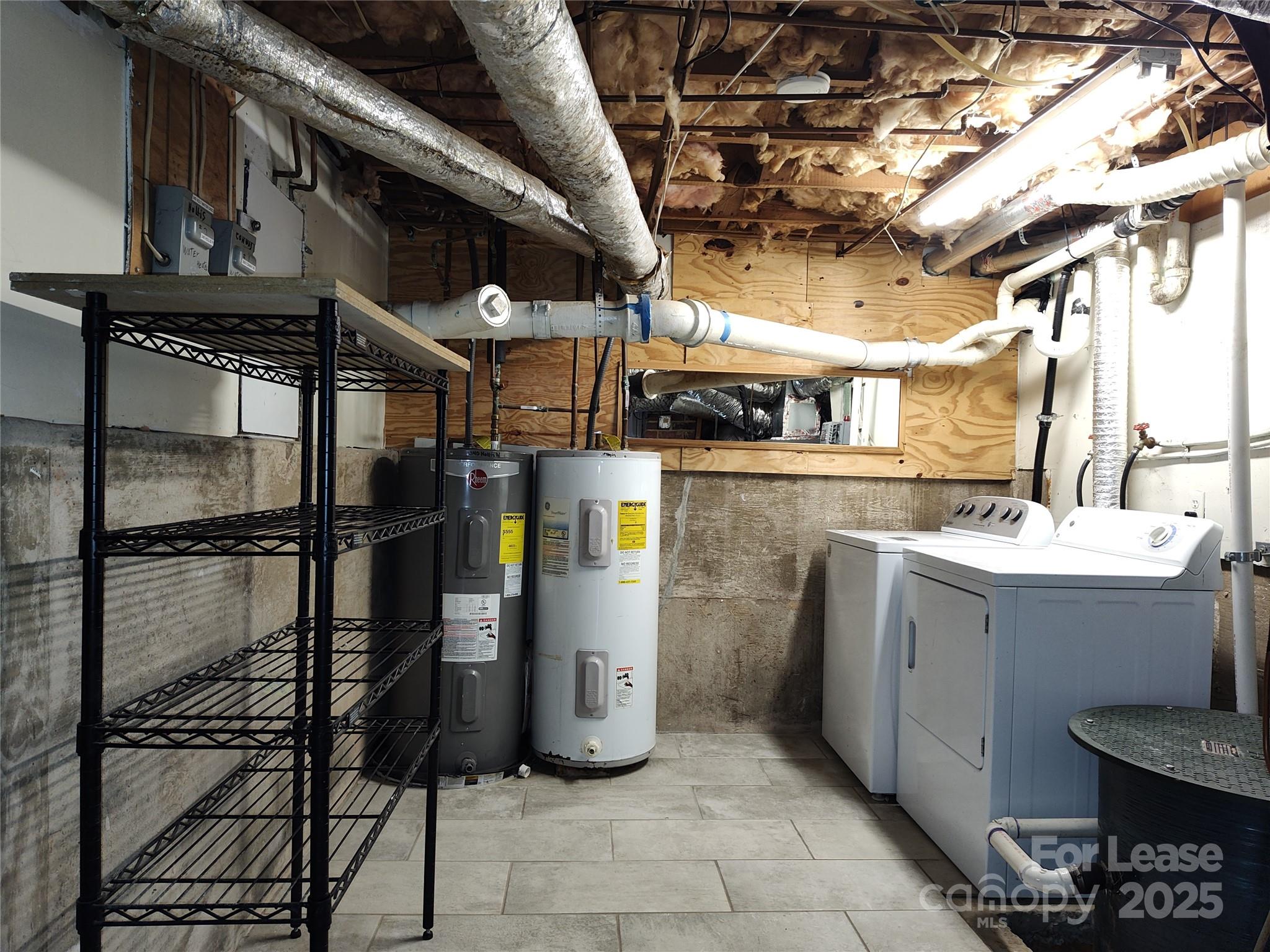 340 Hollis Road Charlotte, NC 28209 - Photo 20 of 21 a utility room with washer and dryer