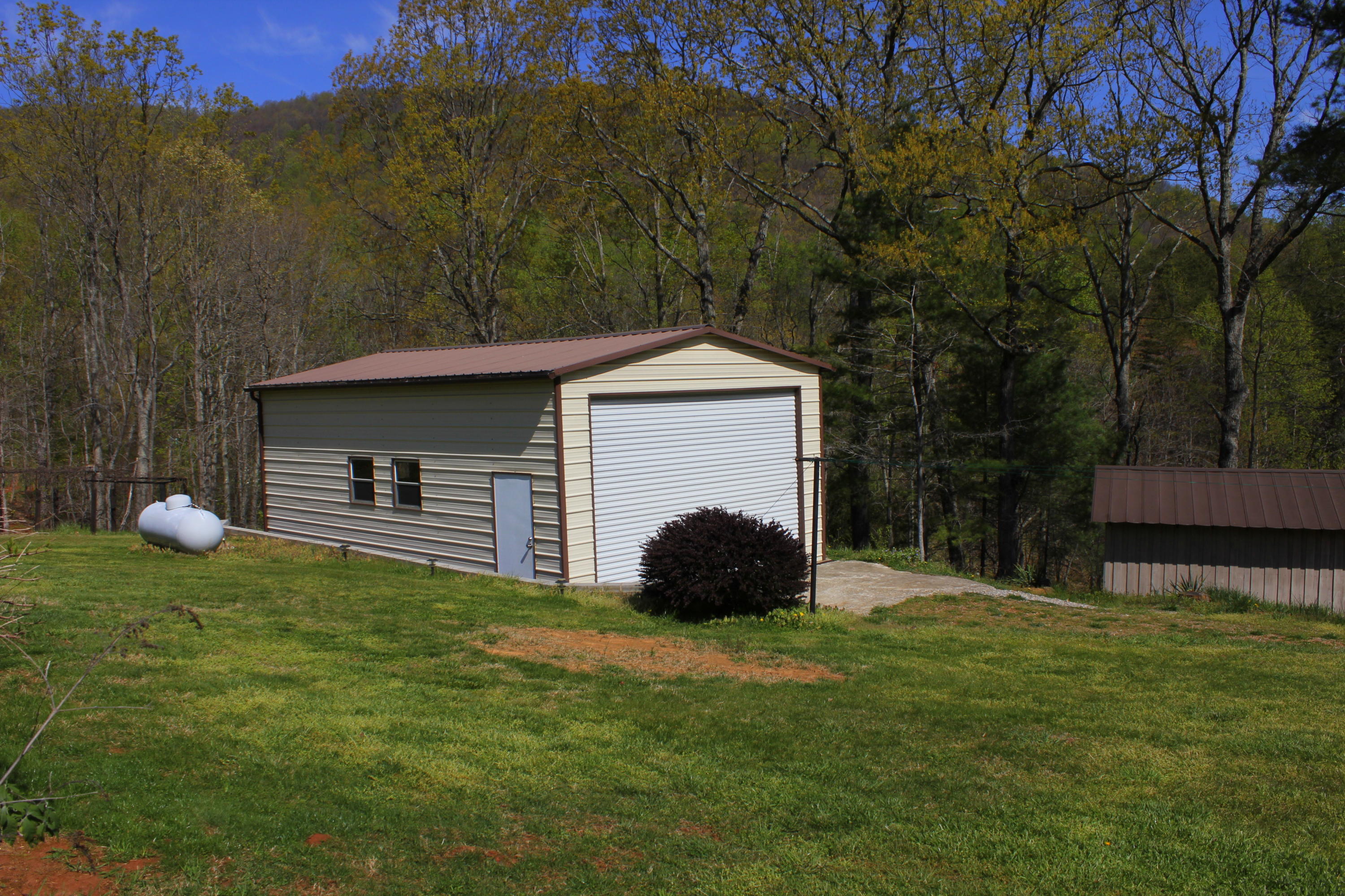 70 Ridgeway Road Hardy, VA 24101 - Photo 8 of 16 Cowan House 006