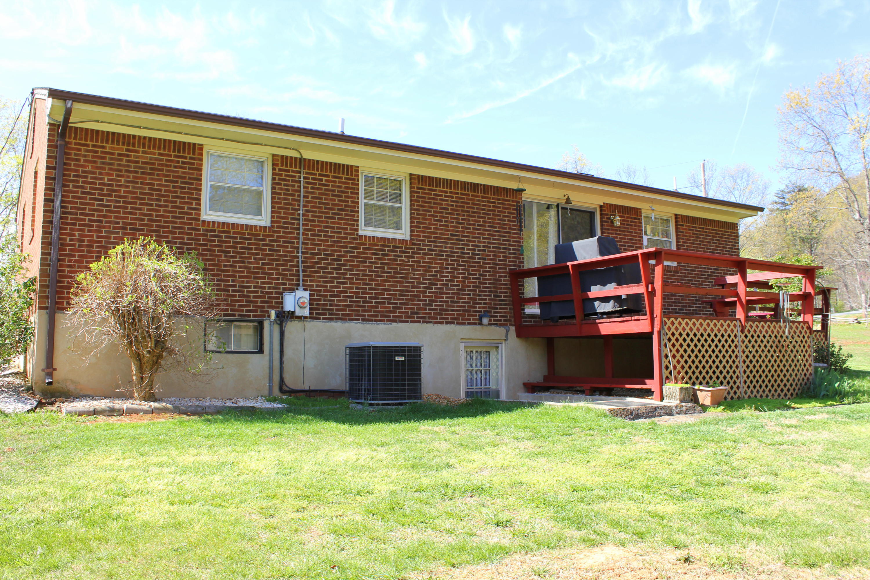 70 Ridgeway Road Hardy, VA 24101 - Photo 10 of 16 Cowan House 007