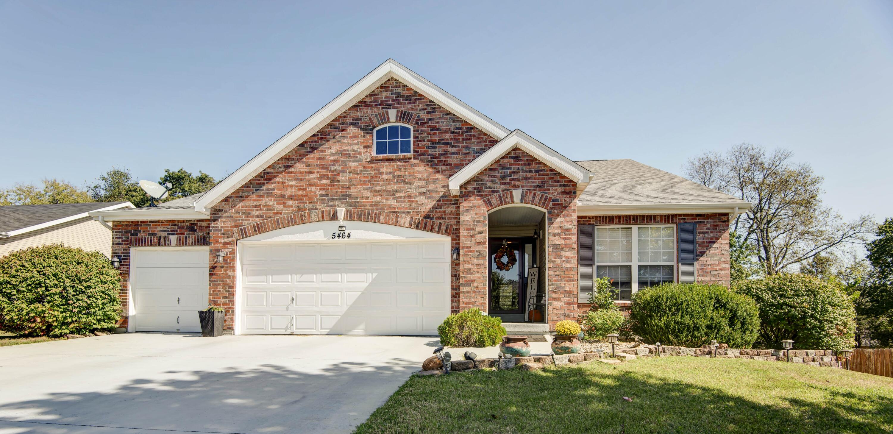 5464 South Twelve Oaks Road Springfield, MO 65810 - Photo 1 of 1 Welcome Home!!