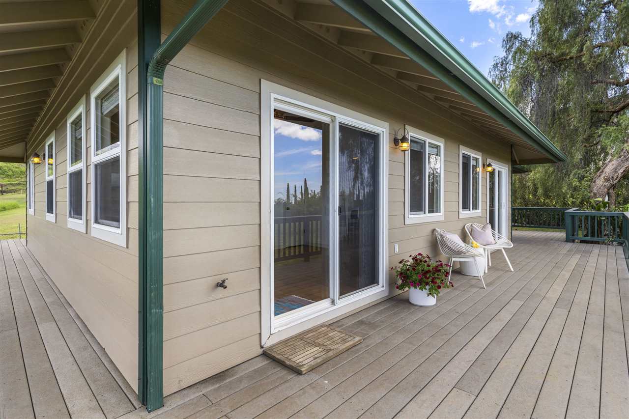 790 Holopuni Road, Unit B Kula, HI 96790 - Photo 19 of 29 a view of porch with seating space