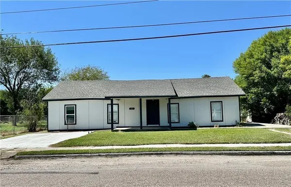 $249,900 | 2465 1st Street, Ingleside, TX 78362