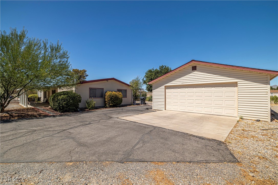 590 East Simkins Road Pahrump, NV 89060 - Photo 4 of 30 Gallery Image 4