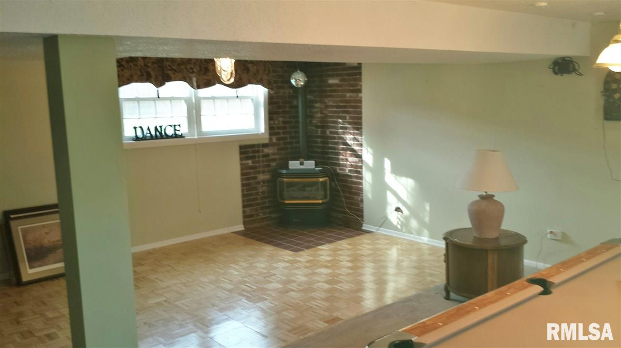 4406 Jersey Ridge Road Davenport, IA 52807 - Photo 11 of 19 Gallery Image 11