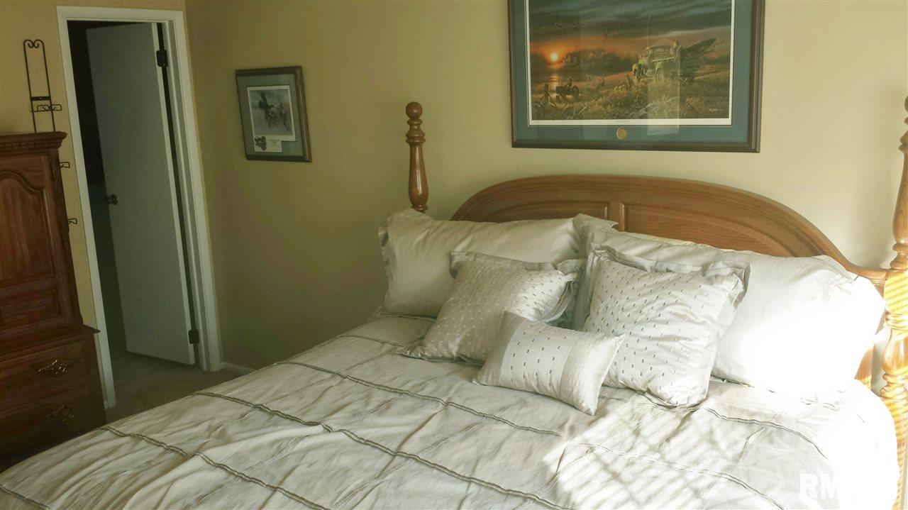 4406 Jersey Ridge Road Davenport, IA 52807 - Photo 7 of 19 Gallery Image 7