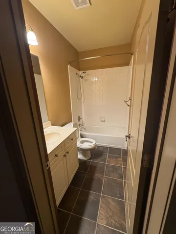 $3,300 | 1027 Pearl Point Northeast, Sandy Springs, GA 30328