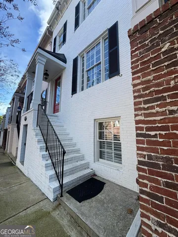 $3,300 | 1027 Pearl Point Northeast, Sandy Springs, GA 30328