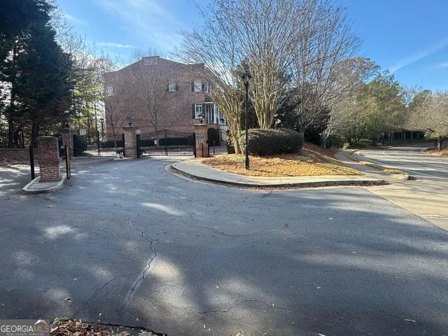 $3,300 | 1027 Pearl Point Northeast, Sandy Springs, GA 30328