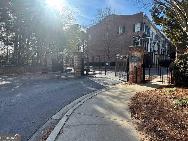 $3,300 | 1027 Pearl Point Northeast, Sandy Springs, GA 30328