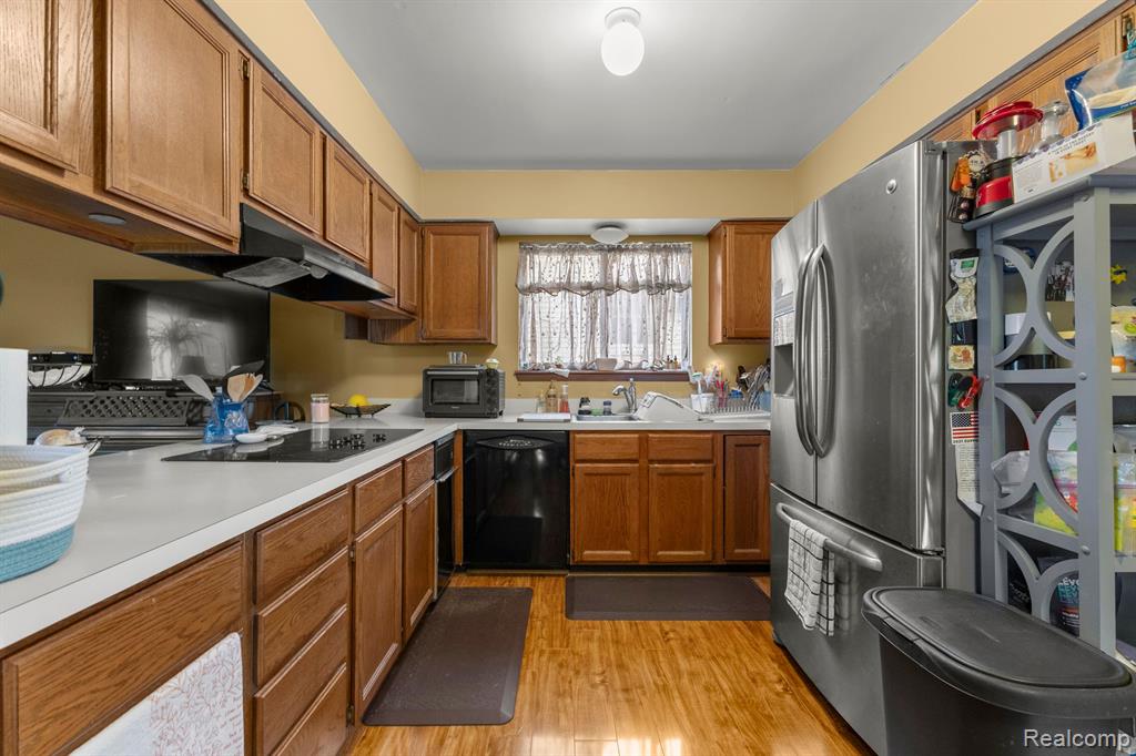 8466 Allen Road Allen Park, MI 48101 - Photo 11 of 50