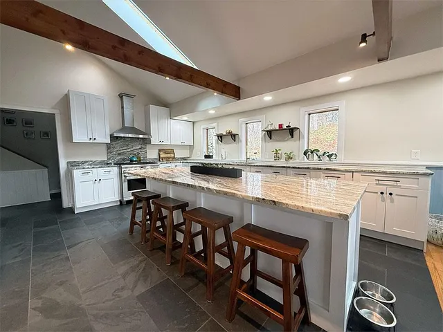 $749,900 | 587 Johnson Spooner Road, Castleton, VT 05735