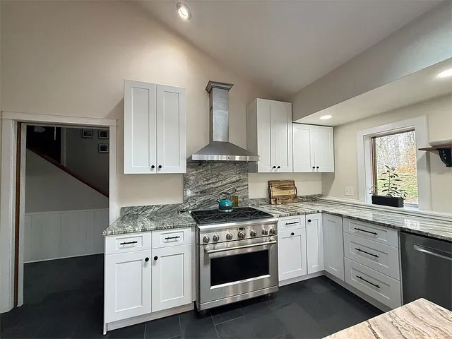 $749,900 | 587 Johnson Spooner Road, Castleton, VT 05735