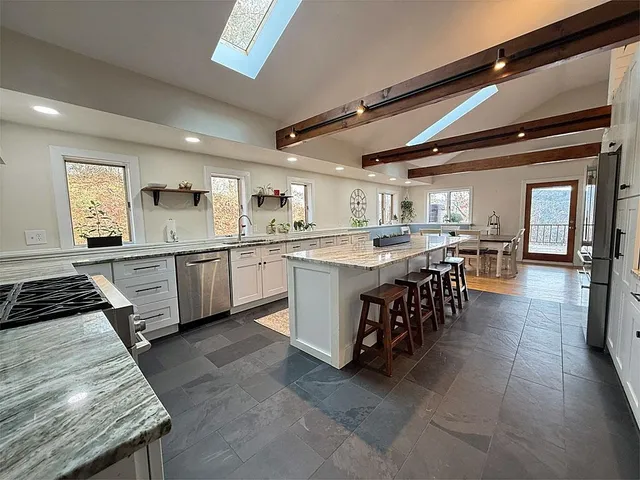 $749,900 | 587 Johnson Spooner Road, Castleton, VT 05735