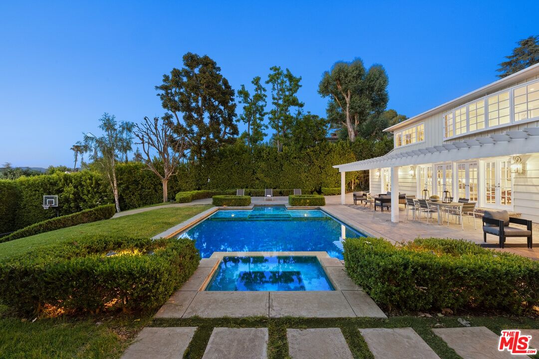 15631 Meadowgate Road Encino, CA 91436 - Photo 51 of 55