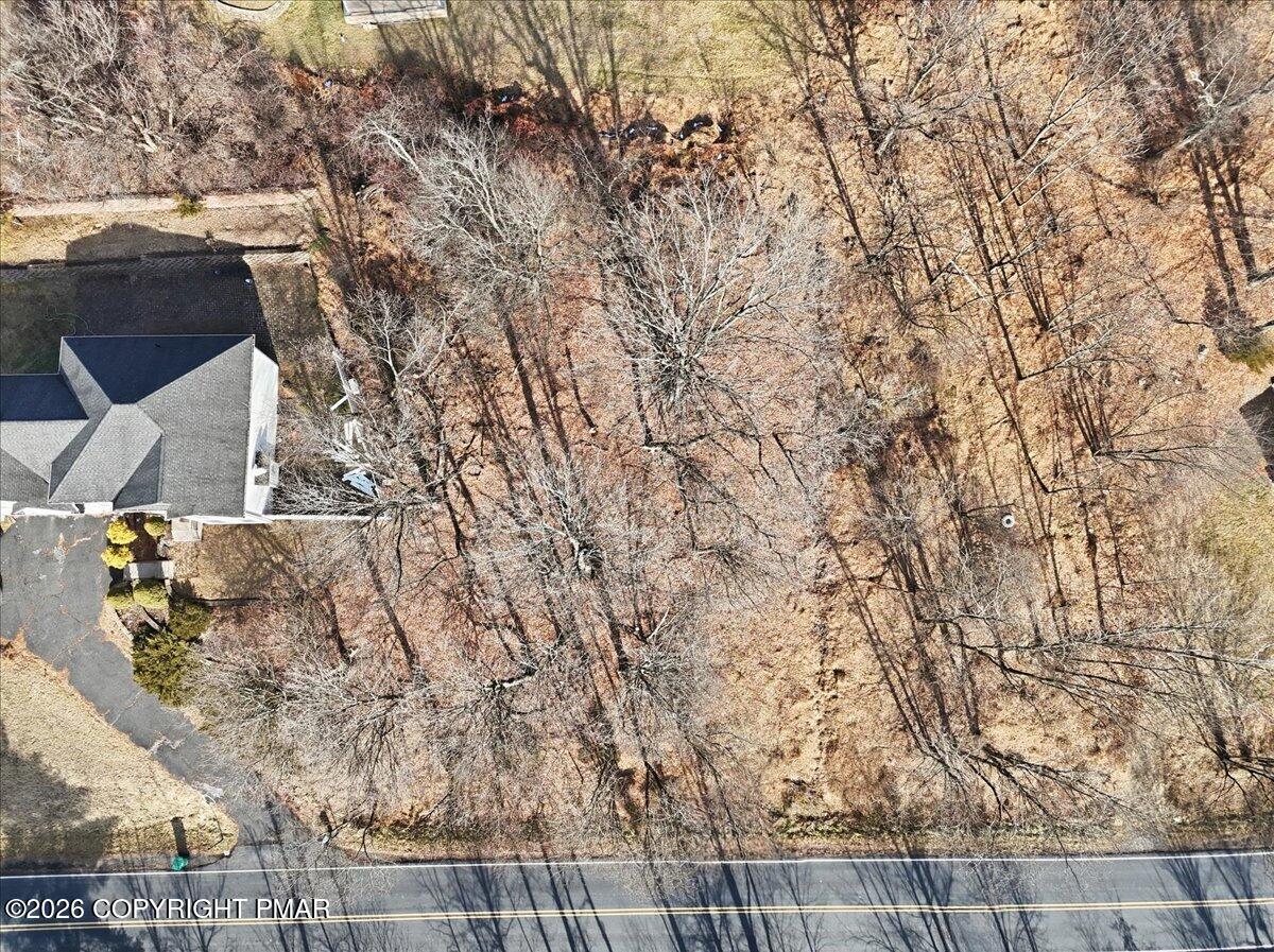 516 Edgemont Road Stroudsburg, PA 18360 - Photo 4 of 16