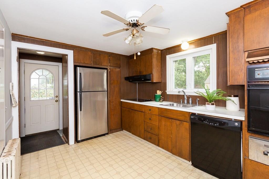 14 Aerial Street Lexington, MA 02421 - Photo 11 of 33 Gallery Image 11