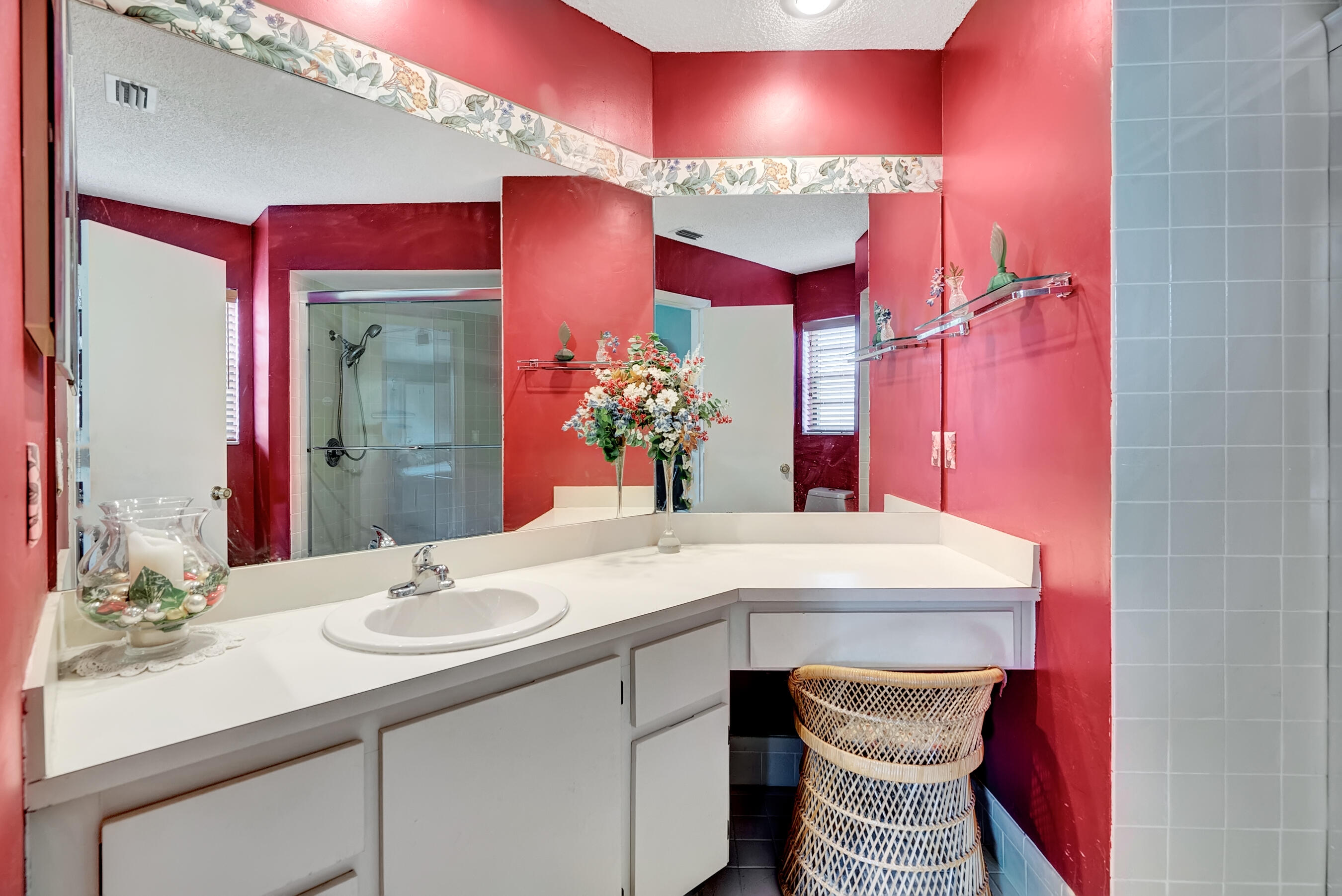 9074 Chatsworth Cascades Circle Boca Raton, FL 33434 - Photo 17 of 27 Primary Bathroom