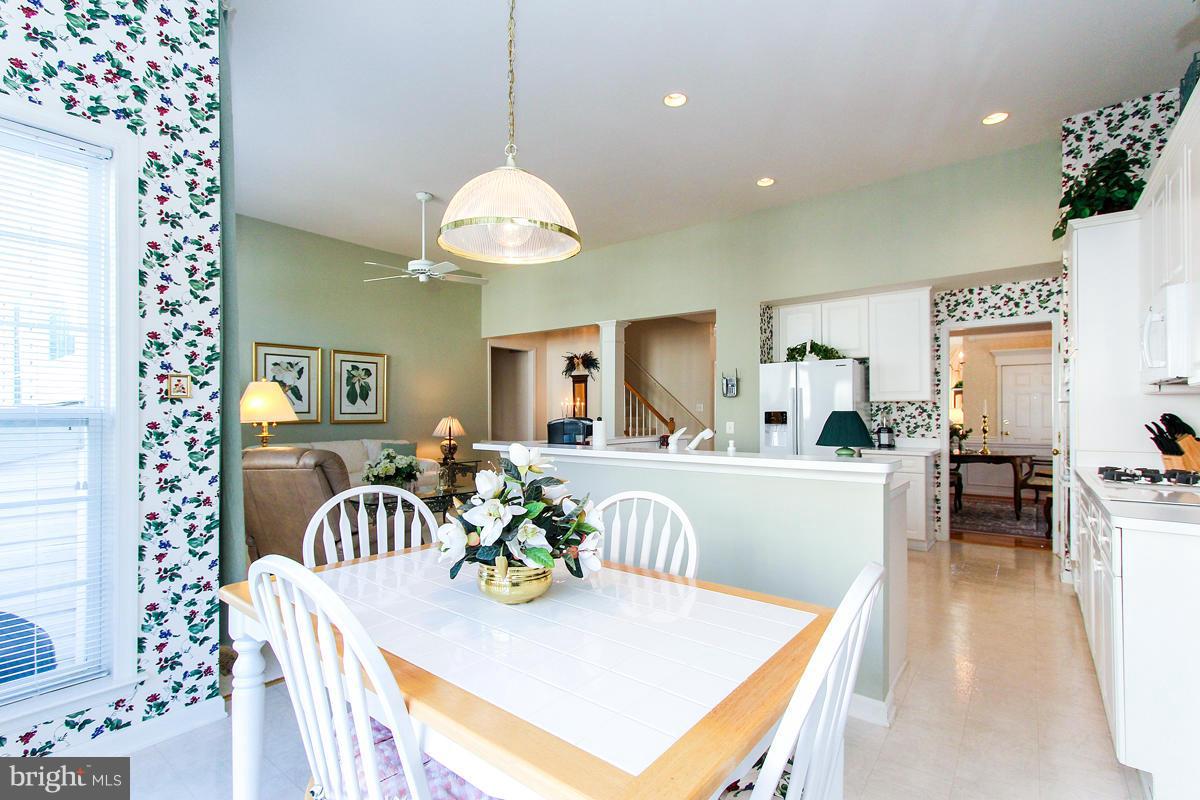12496 Fox View Way Reston, VA 20191 - Photo 12 of 30 Kitchen