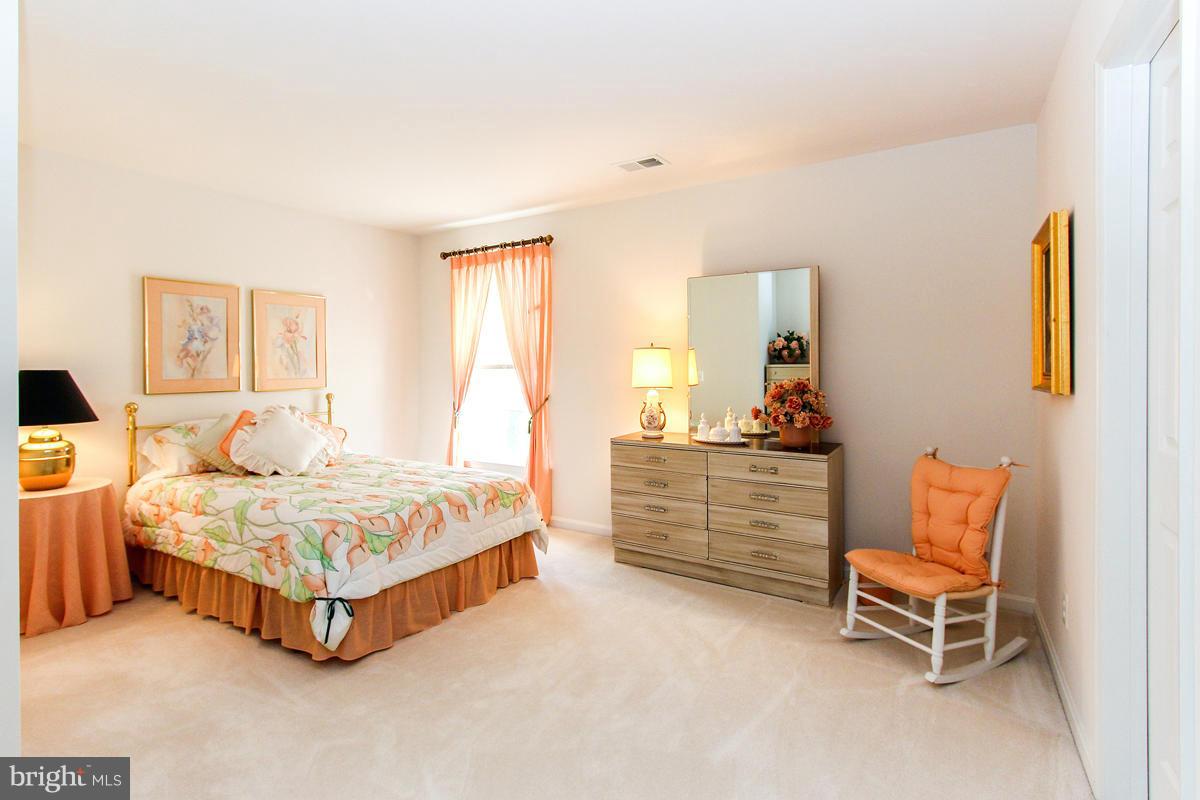12496 Fox View Way Reston, VA 20191 - Photo 22 of 30 Bedroom