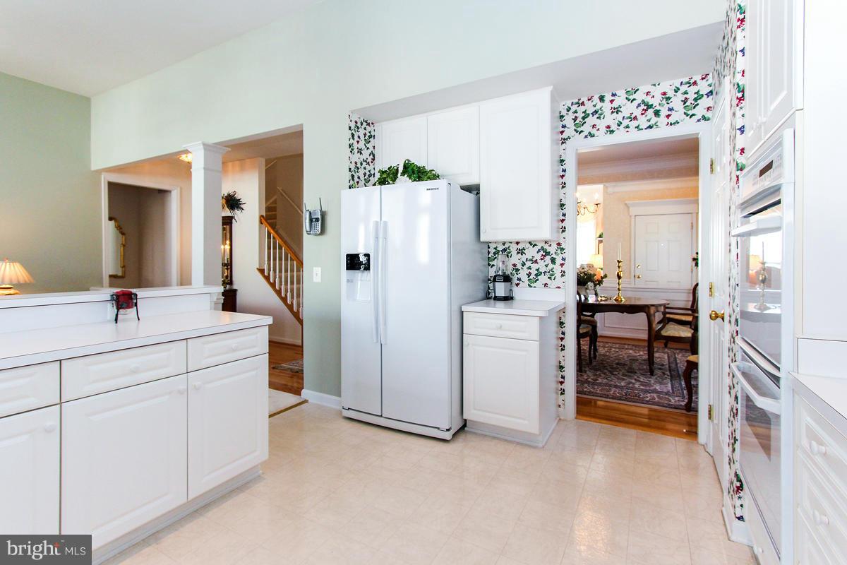 12496 Fox View Way Reston, VA 20191 - Photo 10 of 30 Kitchen
