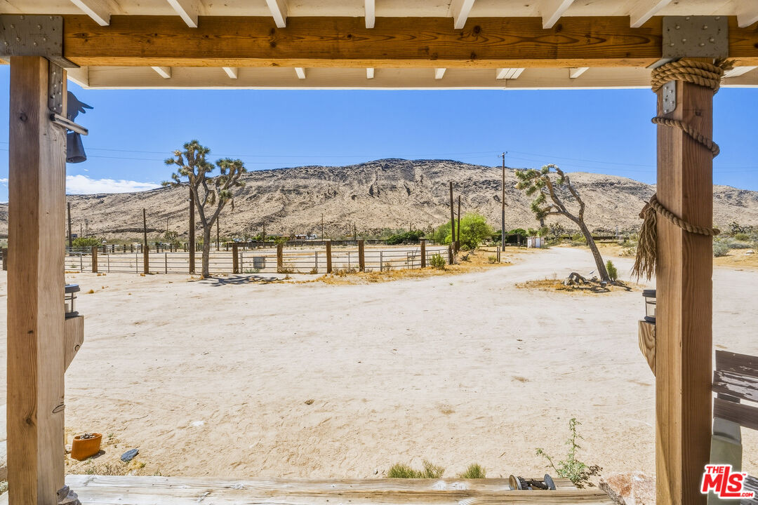 55616 Pipes Canyon Road Yucca Valley, CA 92284 - Photo 3 of 46